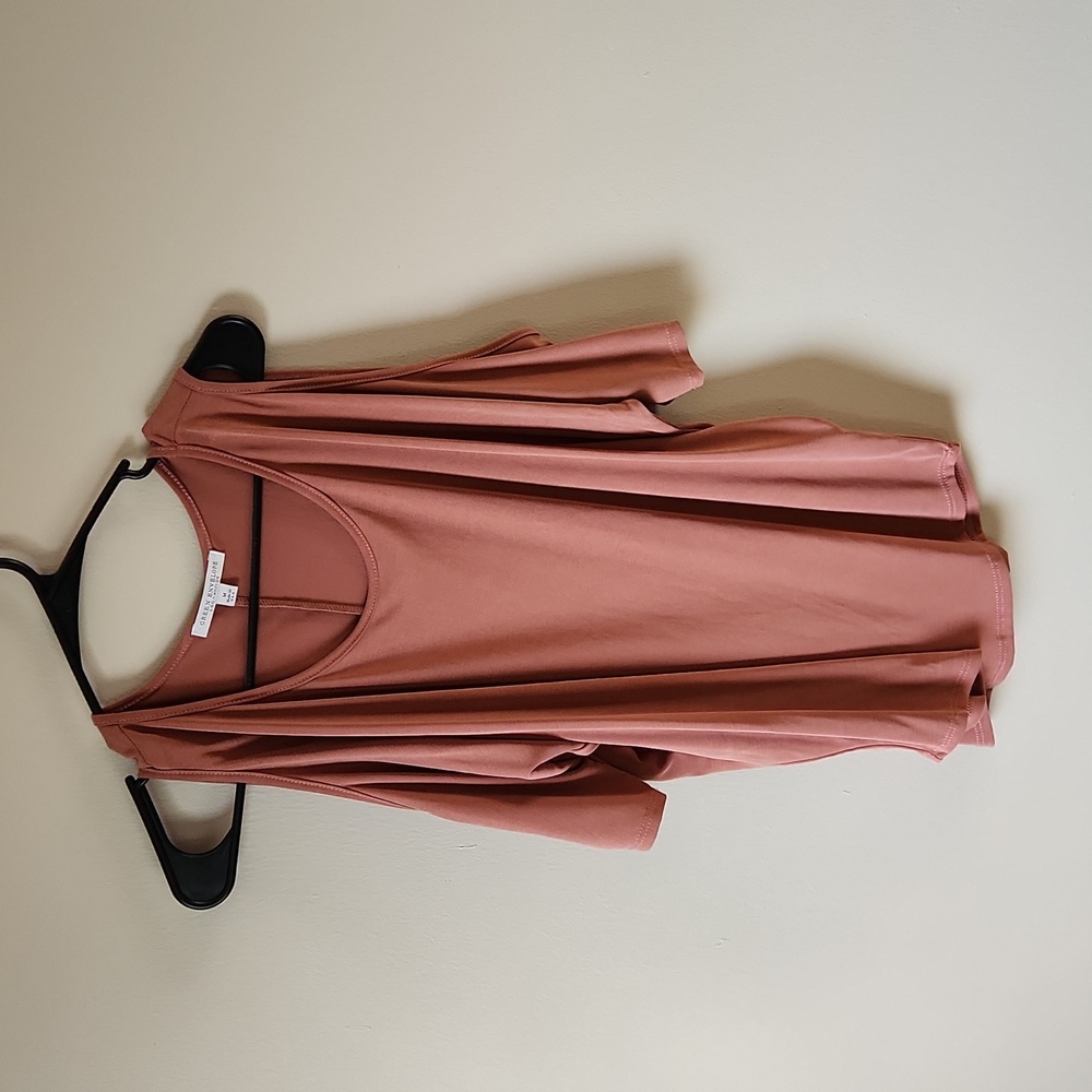 Open shoulder top